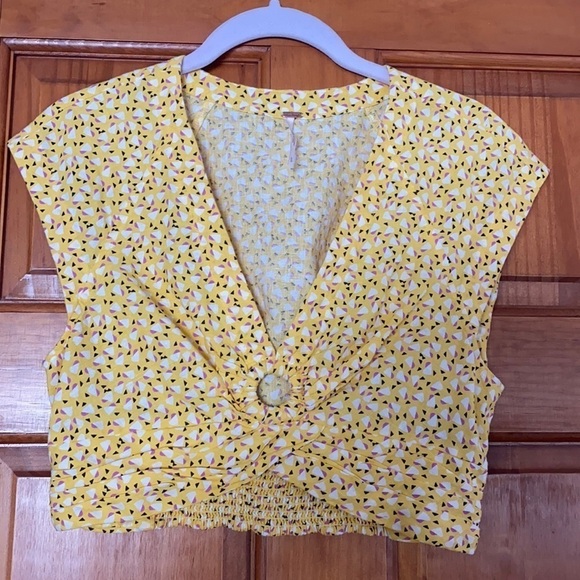 Free People Tops - Free People Geometric Shape Crop Top